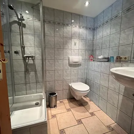 Schoenbachhof Bed & Breakfast *