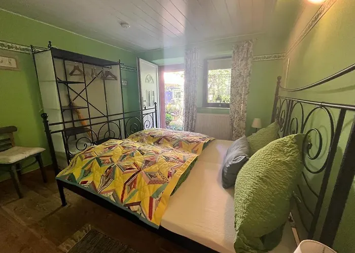 Schoenbachhof 住宿加早餐酒店 4*