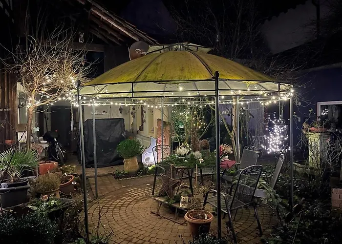 Schoenbachhof 住宿加早餐酒店