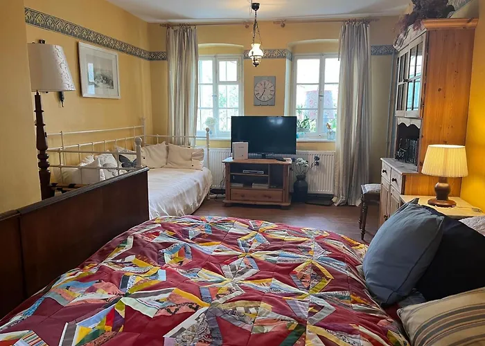 Schoenbachhof 住宿加早餐酒店